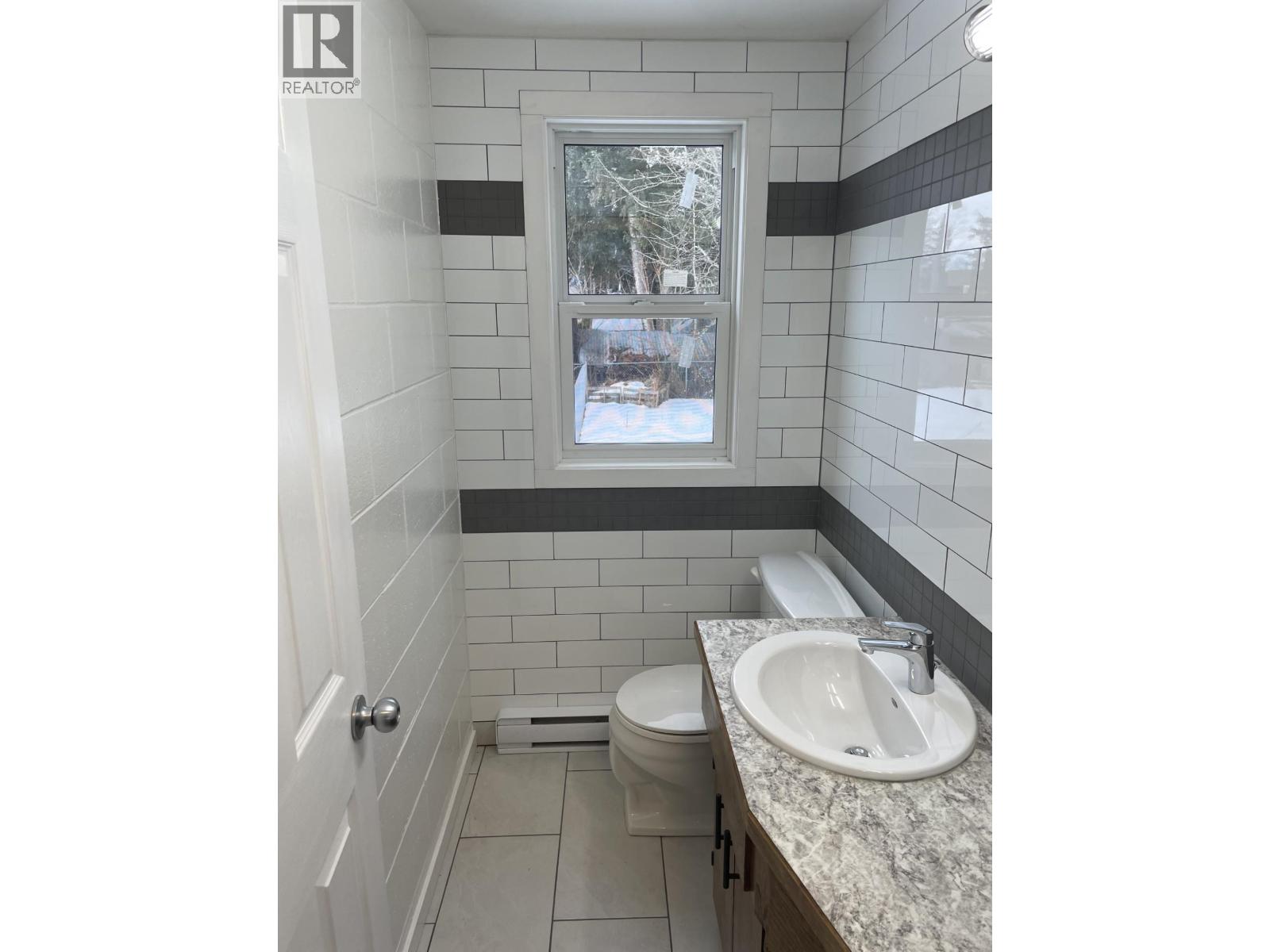 2301 PEAR Street, Terrace