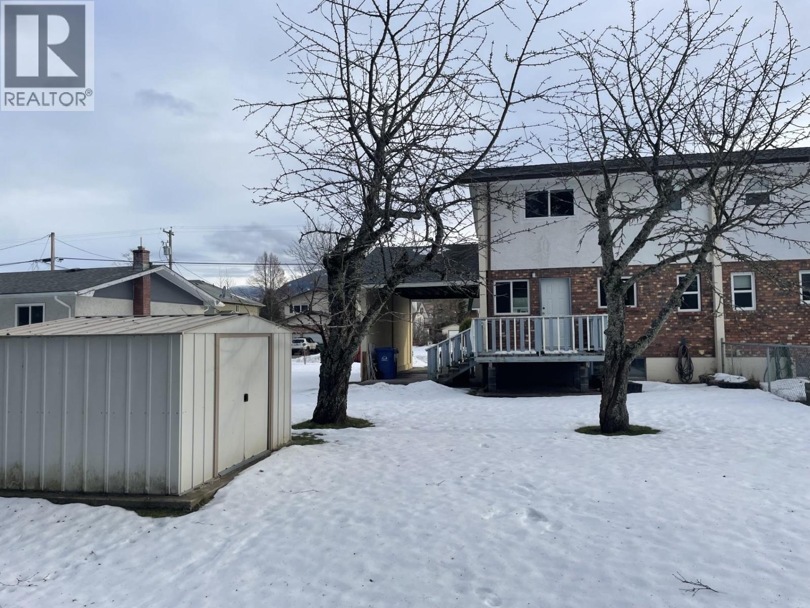 2301 PEAR Street, Terrace