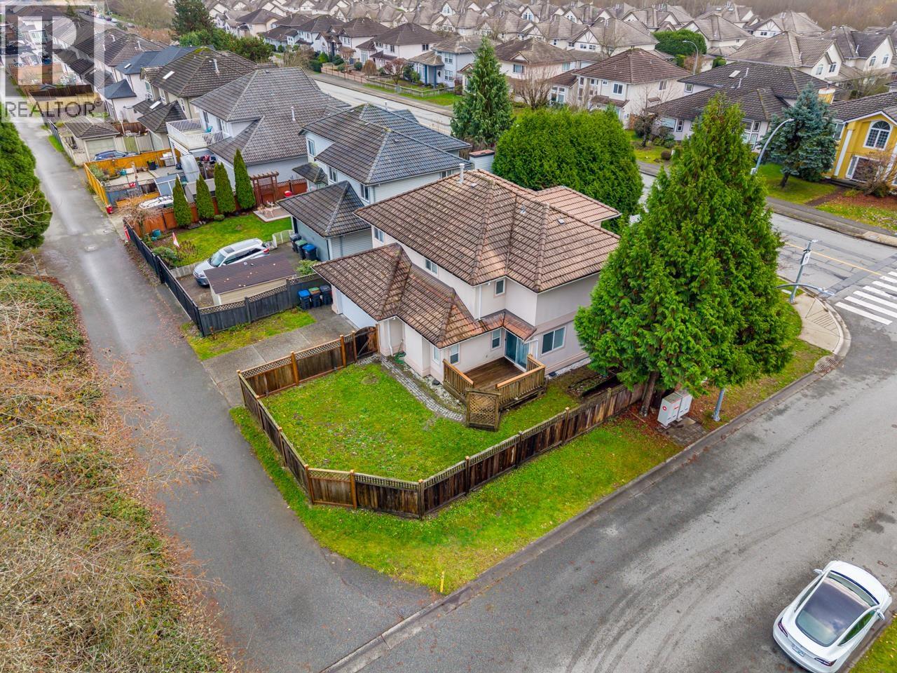 887 RIVERSIDE DRIVE, Port Coquitlam