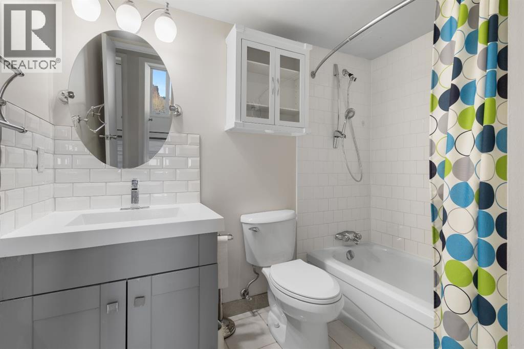 Single Family House for Sale in   Dalton Drive NW Dalhousie Calgary 