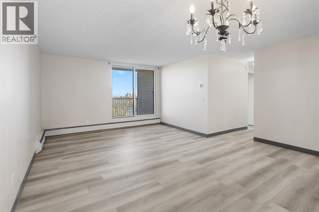 Single Family House for Sale in   Dalton Drive NW Dalhousie Calgary 