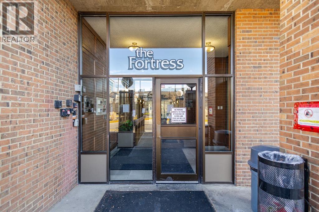 Single Family House for Sale in   Dalton Drive NW Dalhousie Calgary 