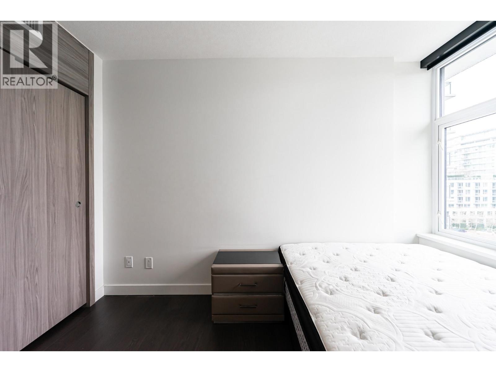 House in Richmond - Image 3