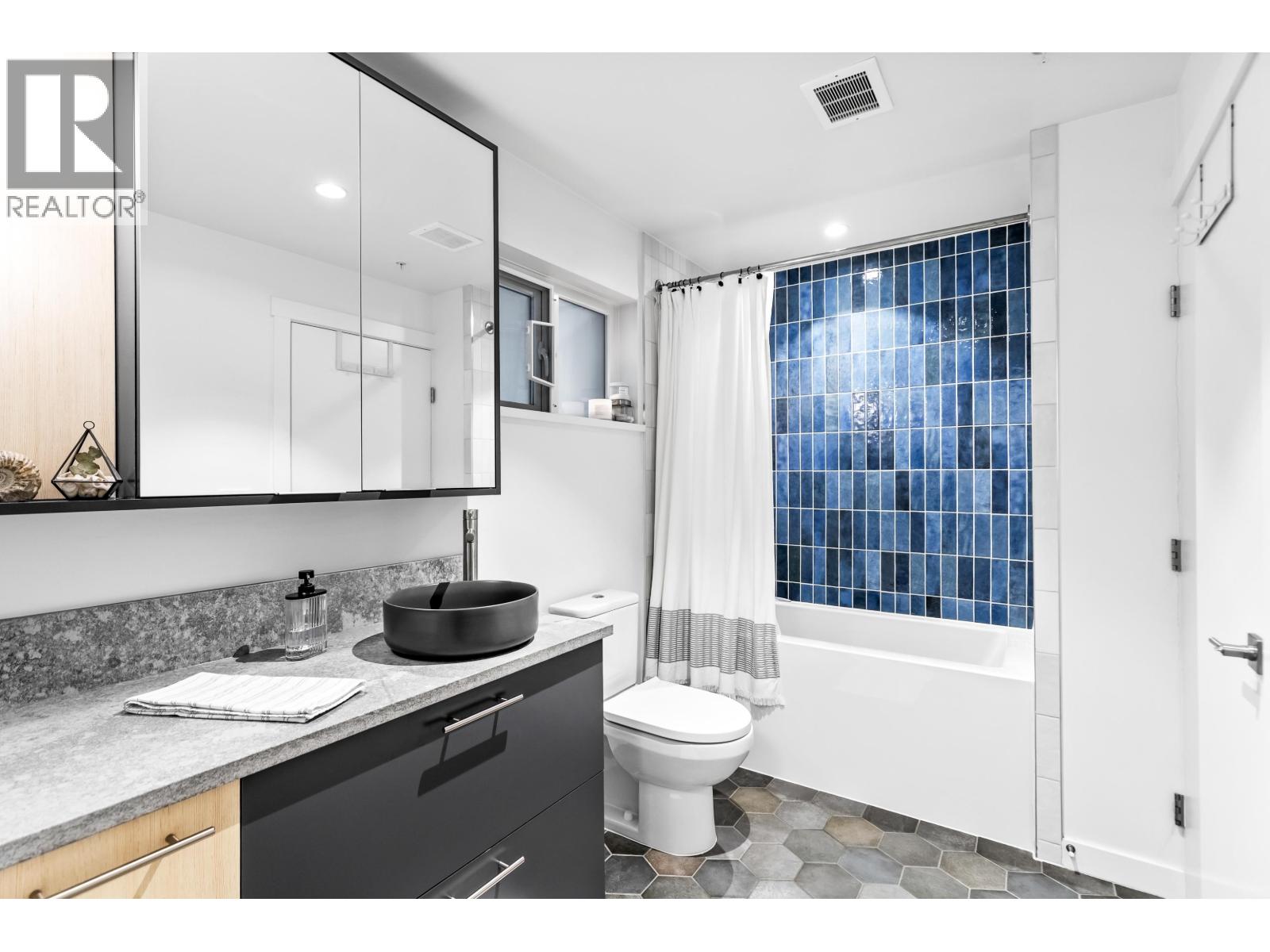 #209-251 BOUNDARY BAY Road, Delta