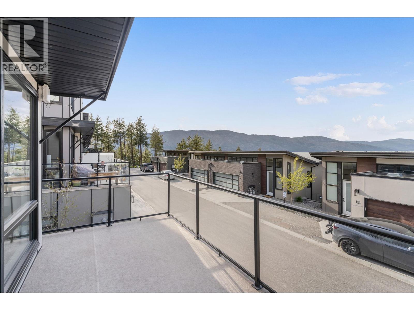 7 3220 Hilltown Drive, Kelowna