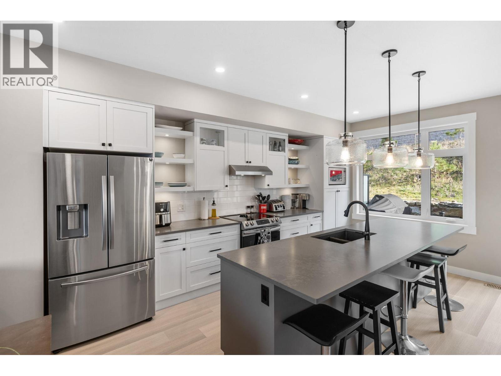 7 3220 Hilltown Drive, Kelowna