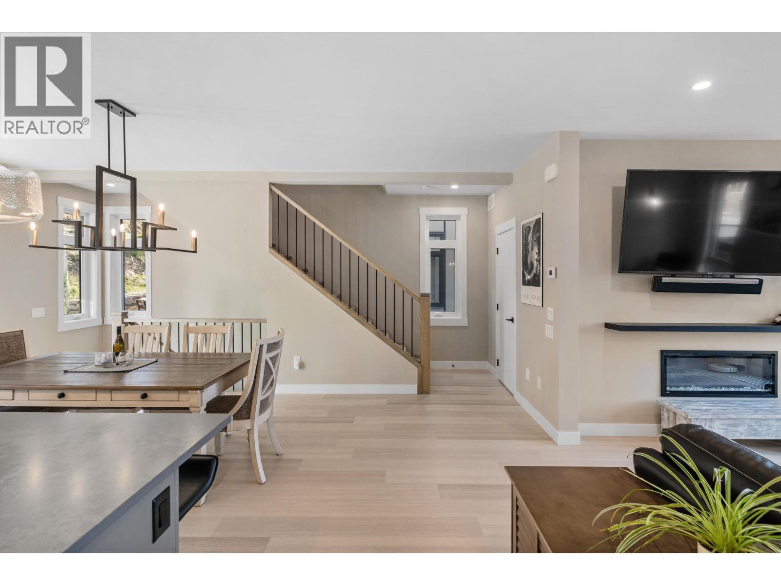 7 3220 Hilltown Drive, Kelowna