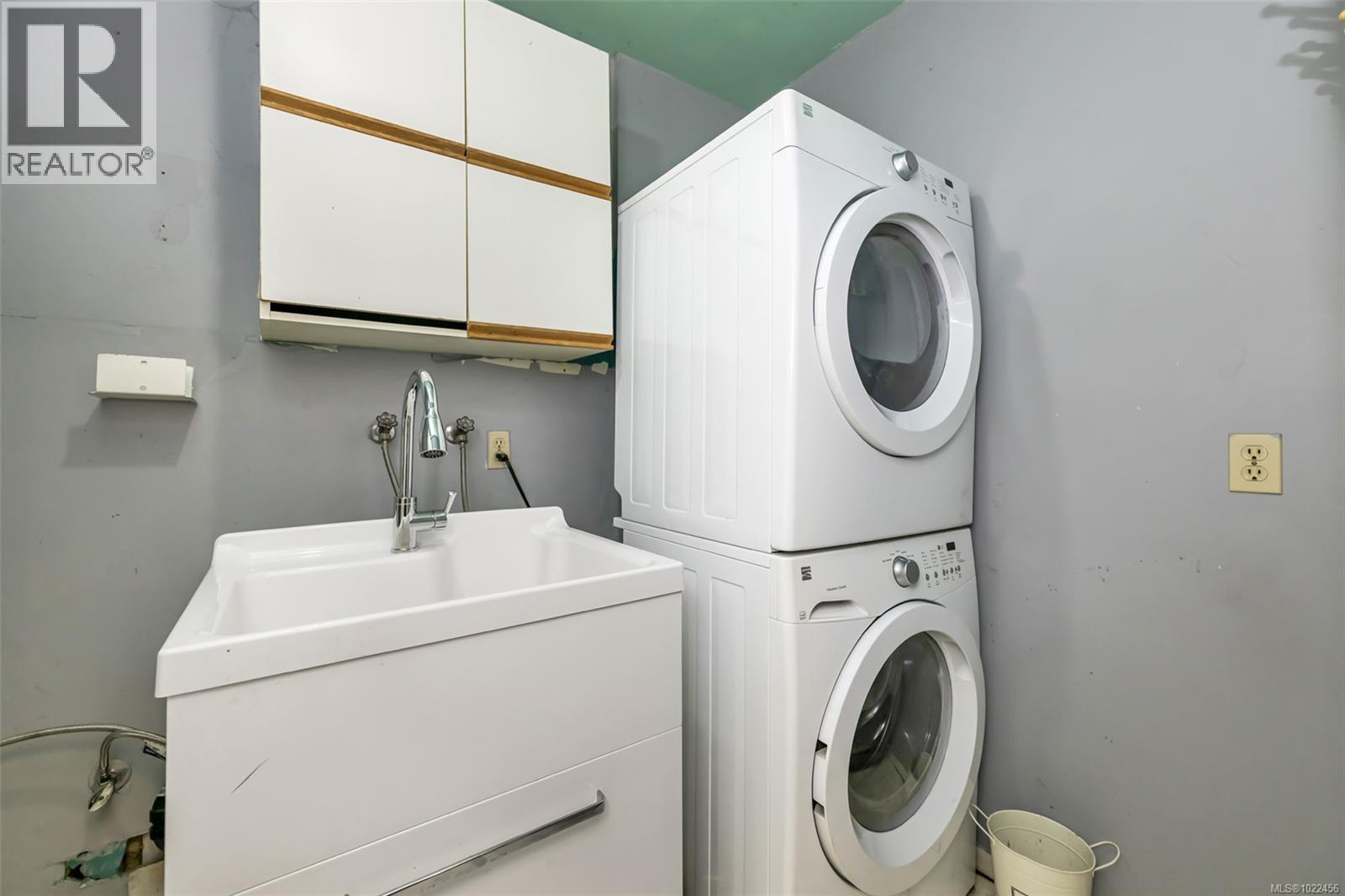 4133 Rocky Mountain Rd, Malahat