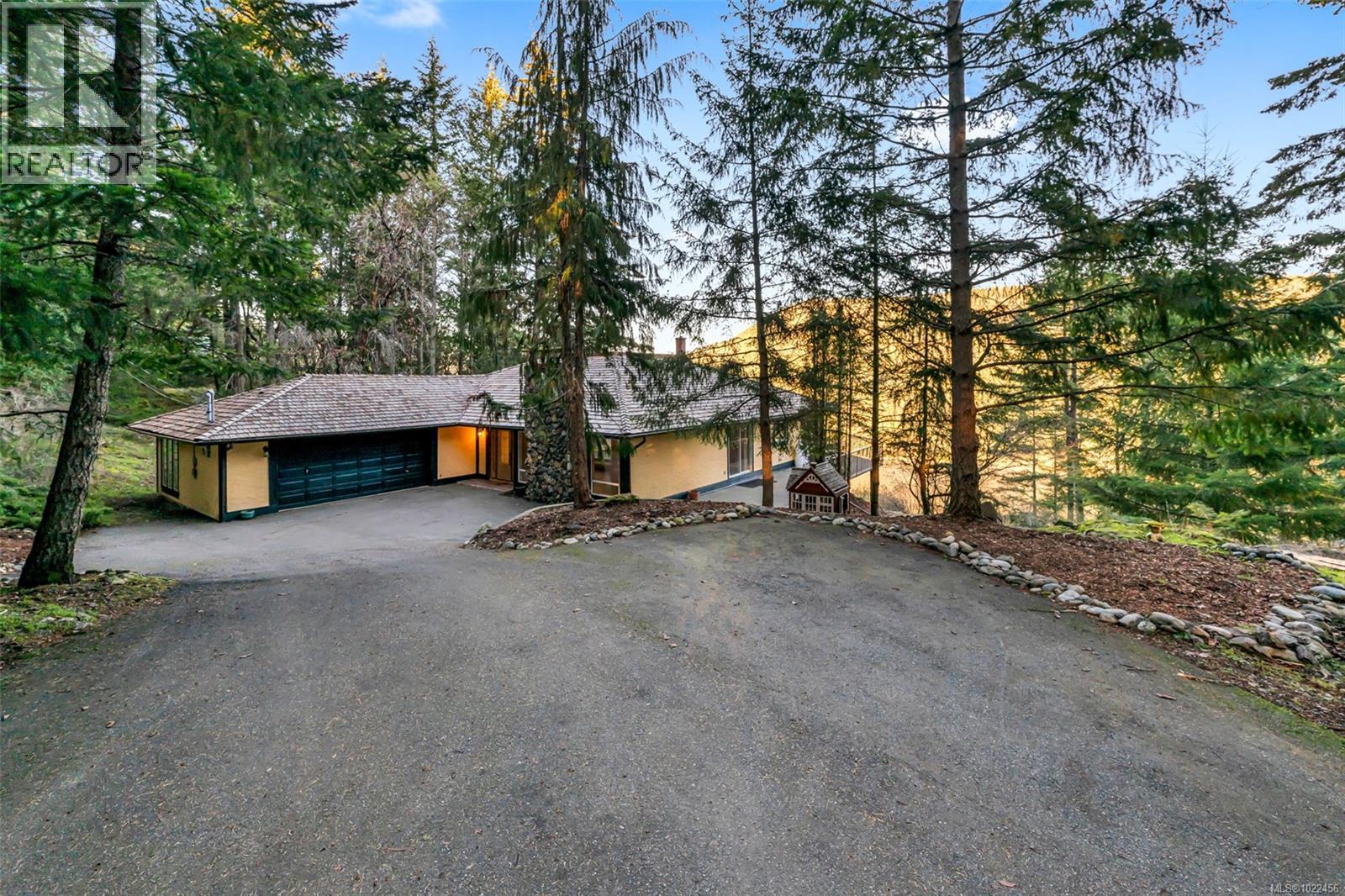 4133 Rocky Mountain Rd, Malahat