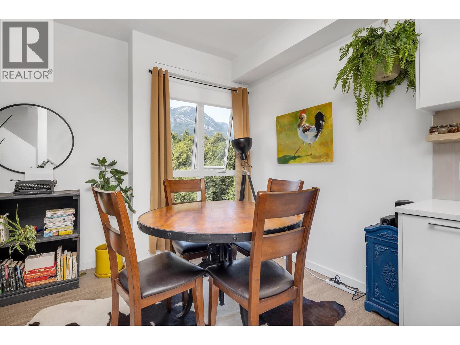 301 37762 THIRD AVENUE, Squamish