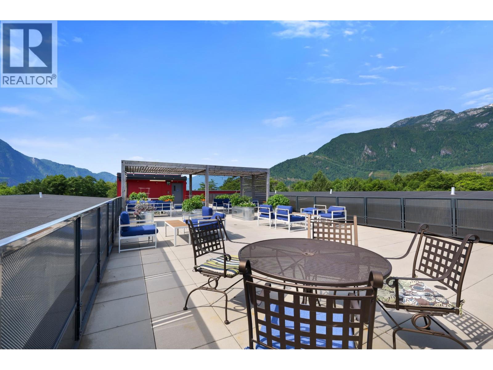 301 37762 THIRD AVENUE, Squamish