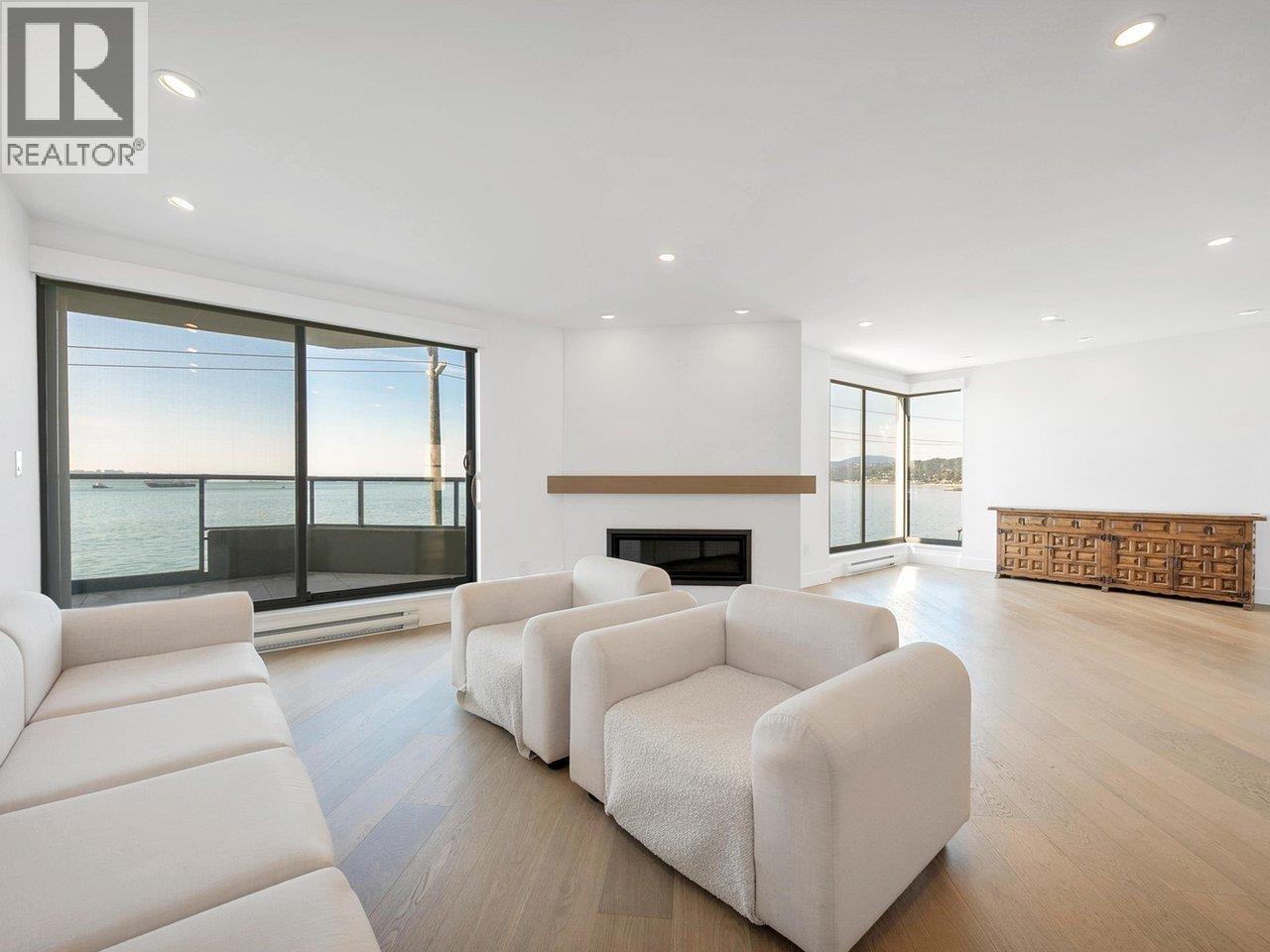 203 2190 ARGYLE AVENUE, West Vancouver