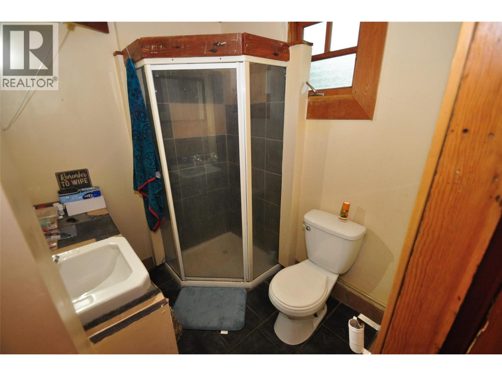 105 Washington Street N, Kaslo