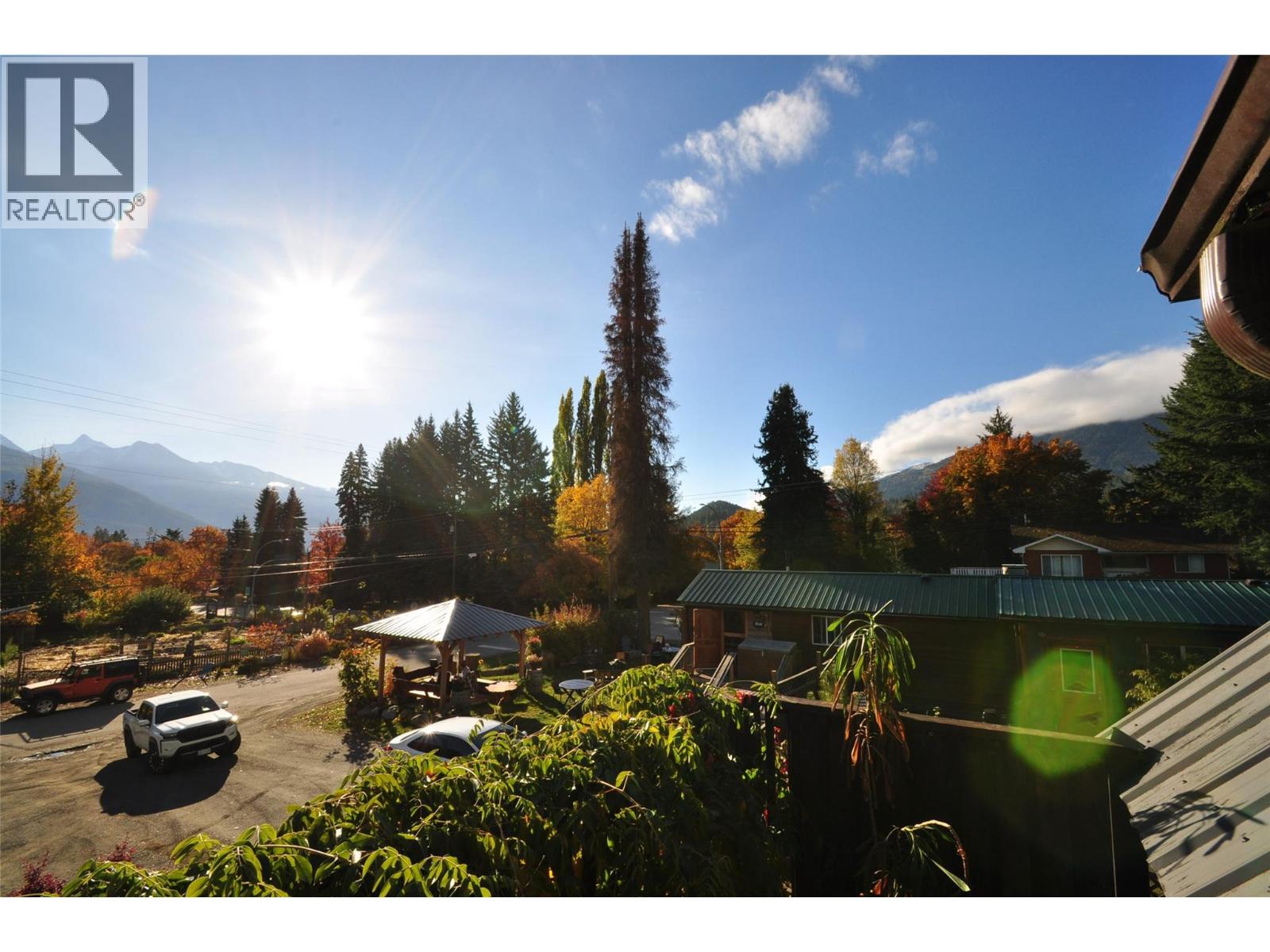 105 Washington Street N, Kaslo