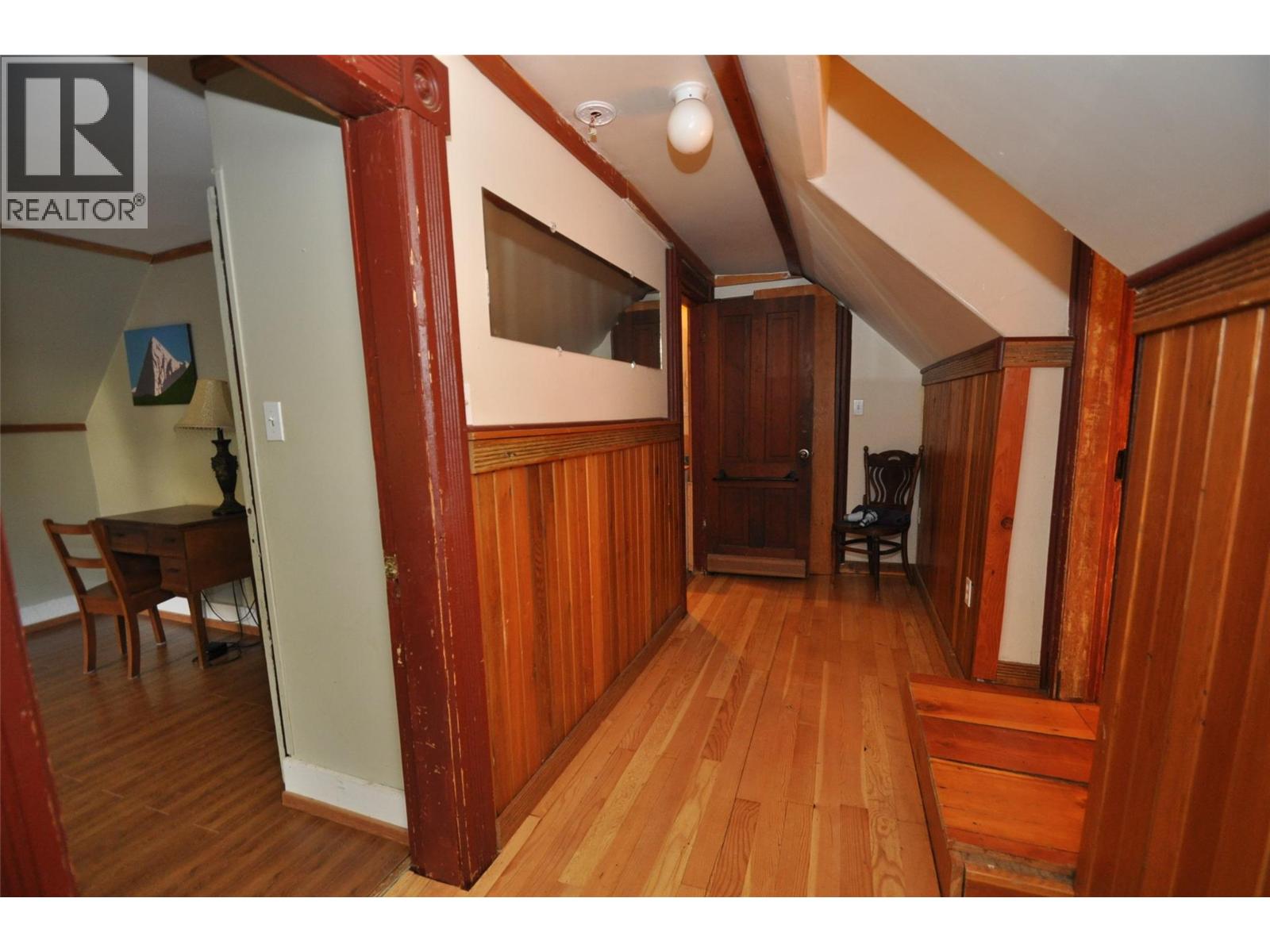 105 Washington Street N, Kaslo