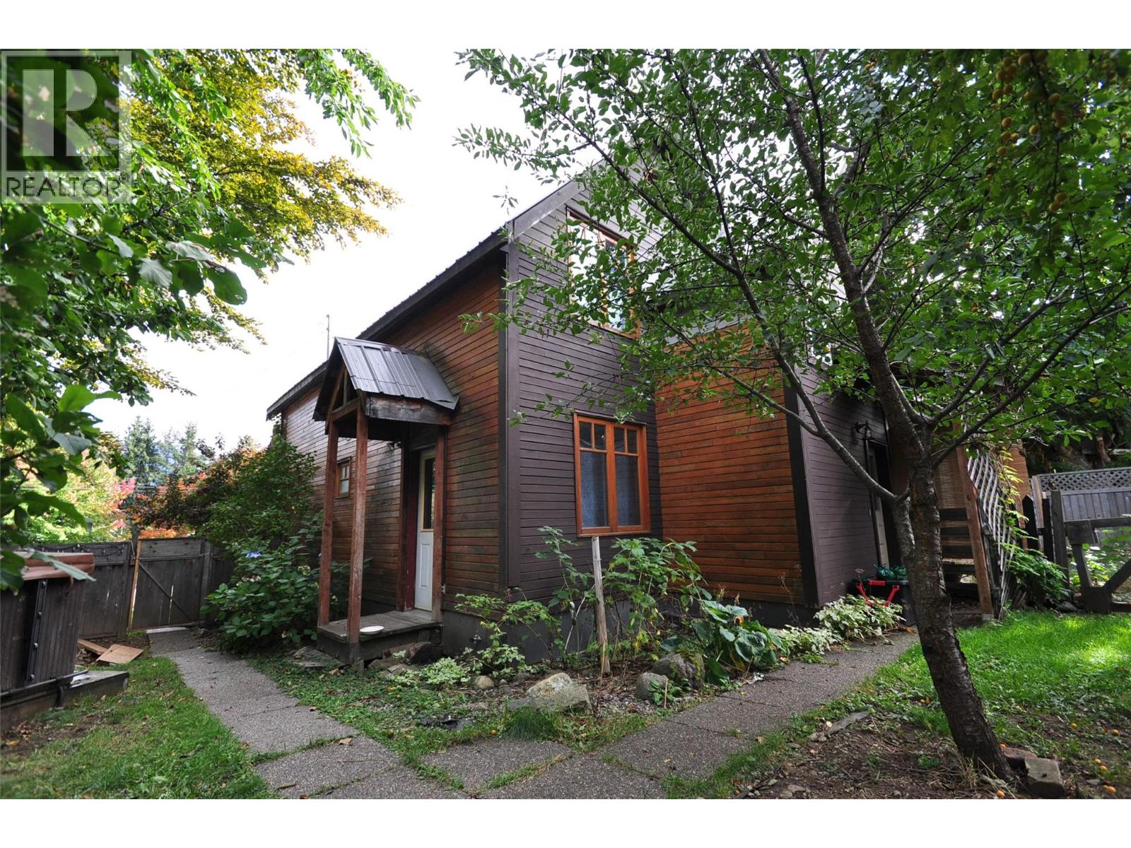 105 Washington Street N, Kaslo