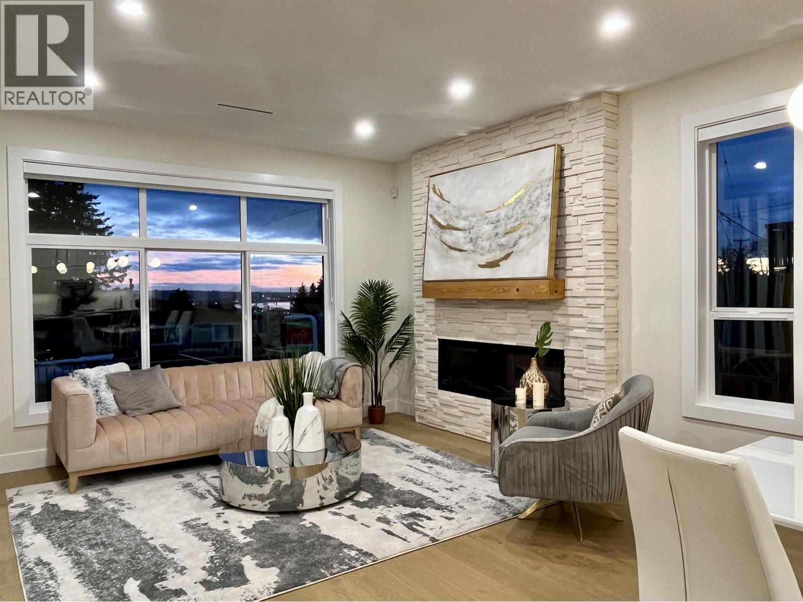 101 901 EDGAR AVENUE, Coquitlam