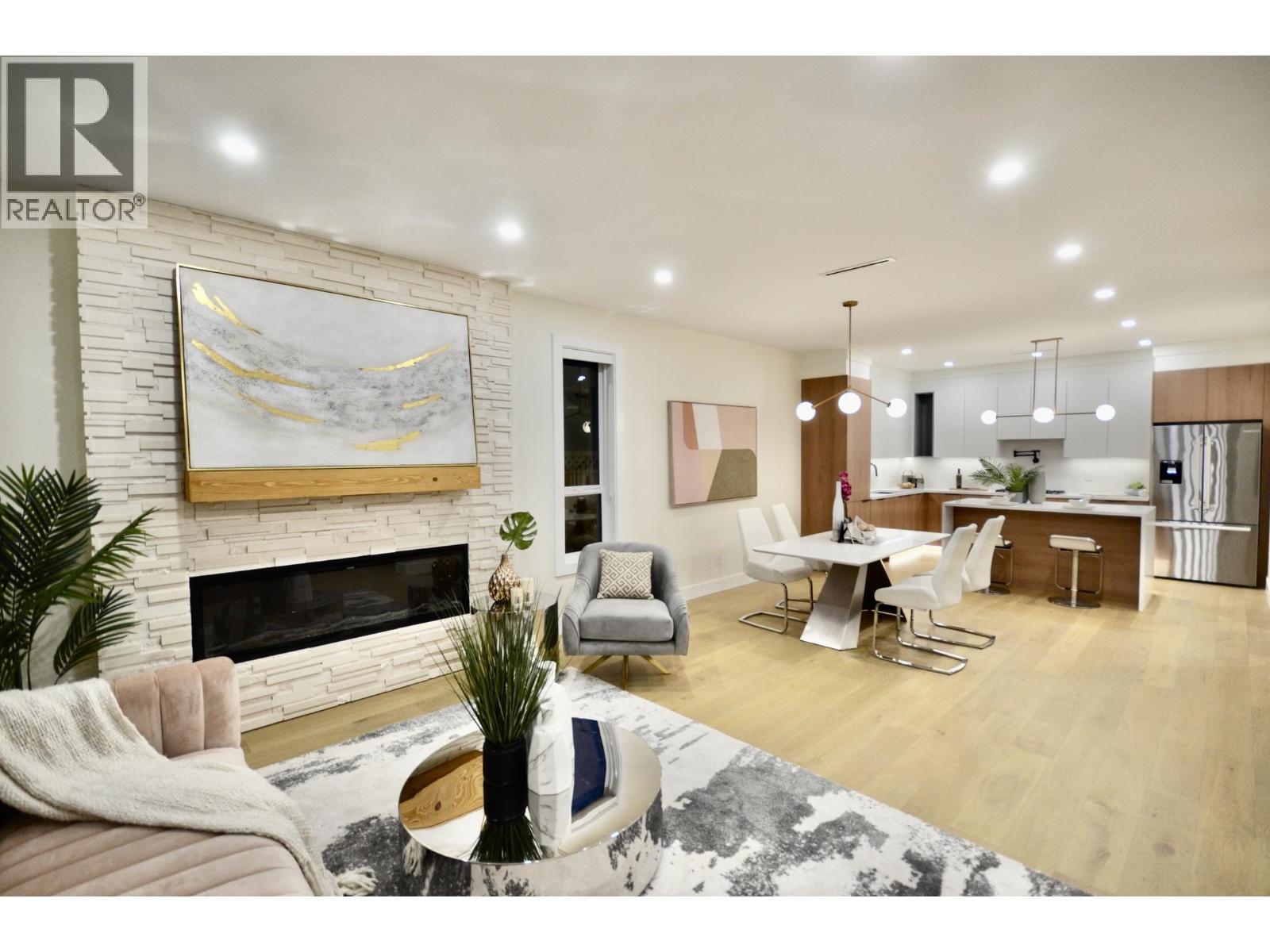 101 901 EDGAR AVENUE, Coquitlam