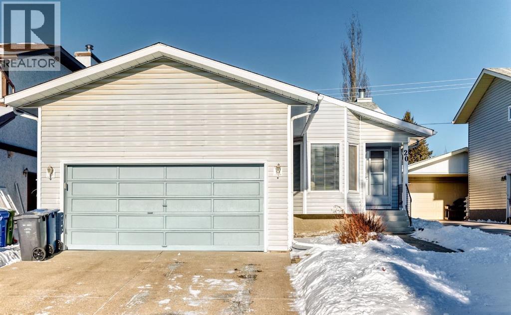 Single Family House 4 Level for Sale in  Cedardale Hill SW Cedarbrae Calgary 
