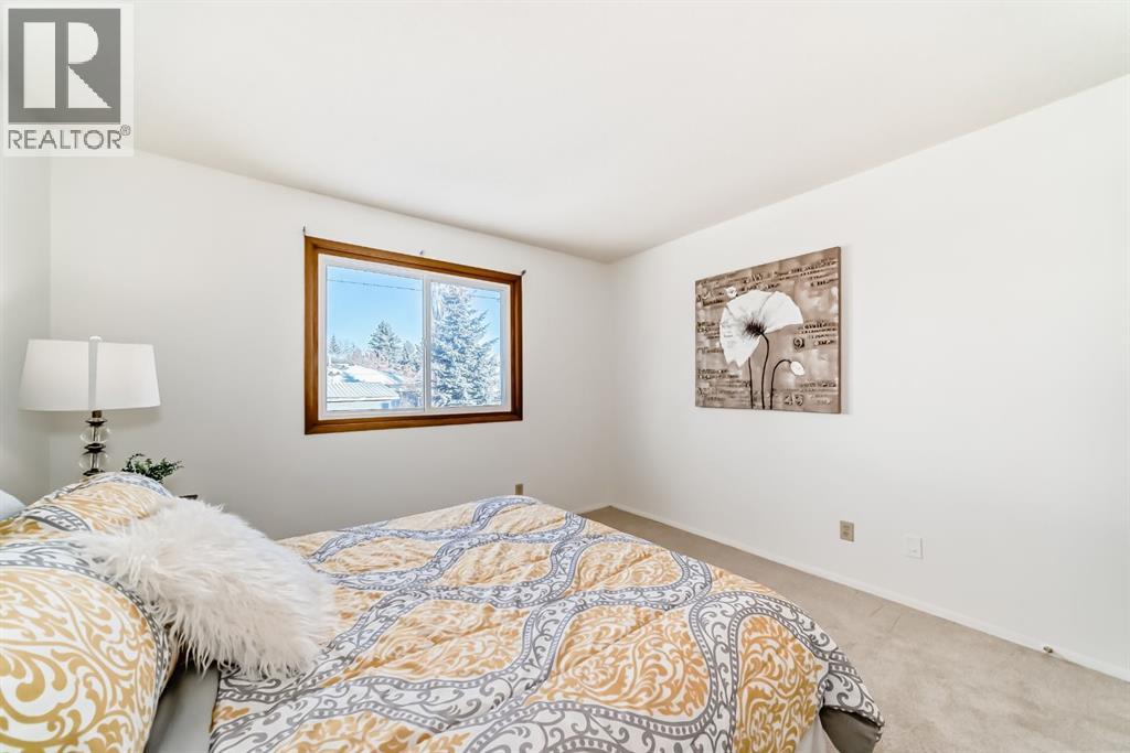 Single Family House 4 Level for Sale in  Cedardale Hill SW Cedarbrae Calgary 