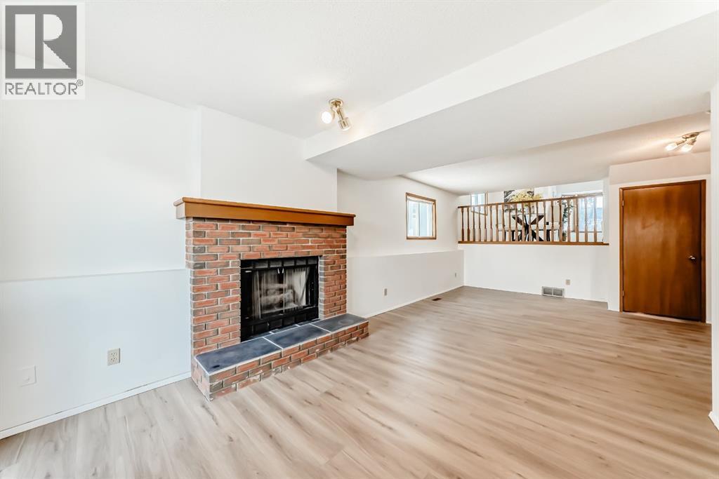 Single Family House 4 Level for Sale in  Cedardale Hill SW Cedarbrae Calgary 