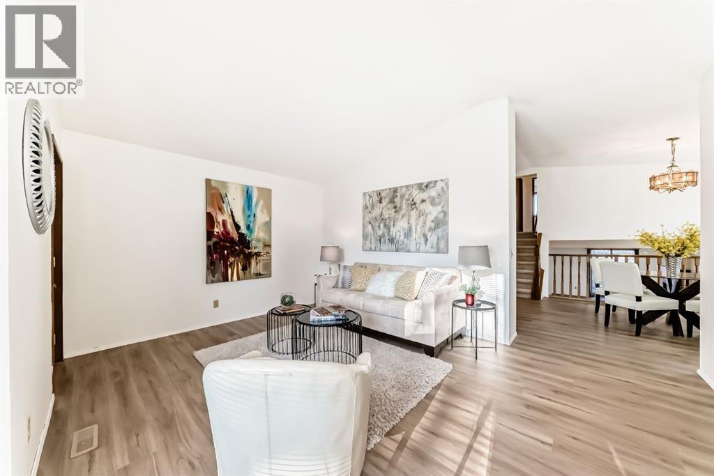 Single Family House 4 Level for Sale in  Cedardale Hill SW Cedarbrae Calgary 