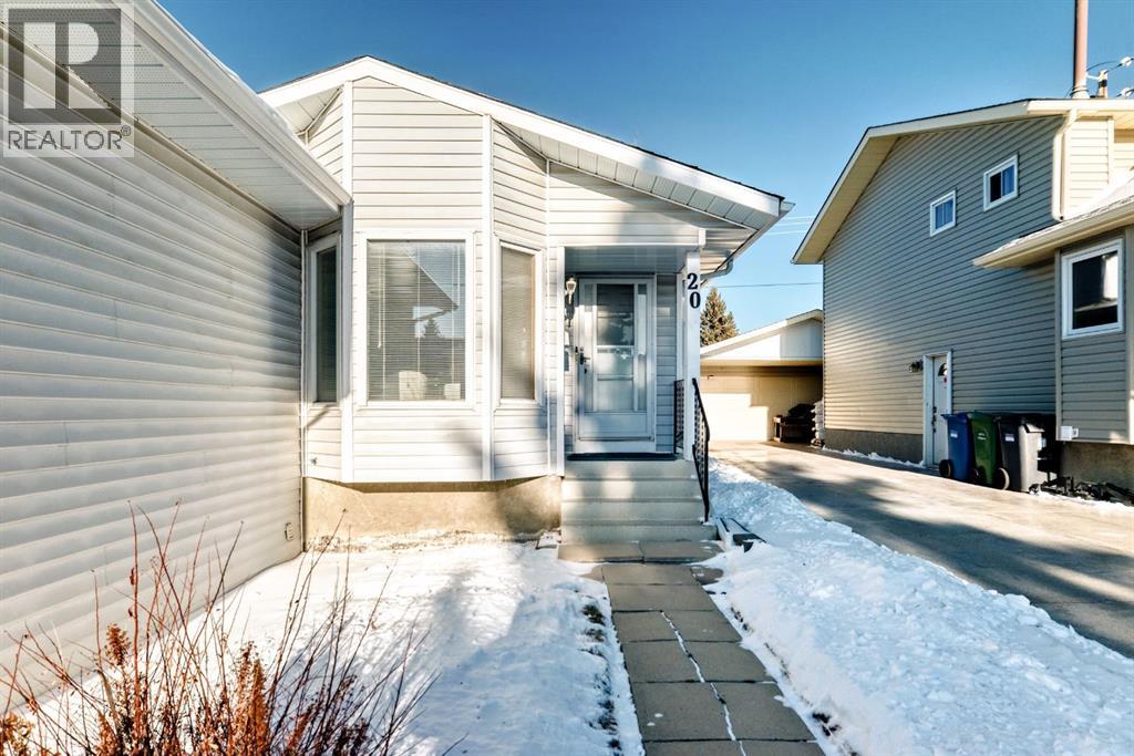 Single Family House 4 Level for Sale in  Cedardale Hill SW Cedarbrae Calgary 