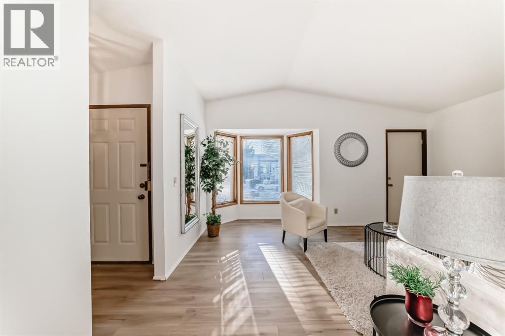 Single Family House 4 Level for Sale in  Cedardale Hill SW Cedarbrae Calgary 