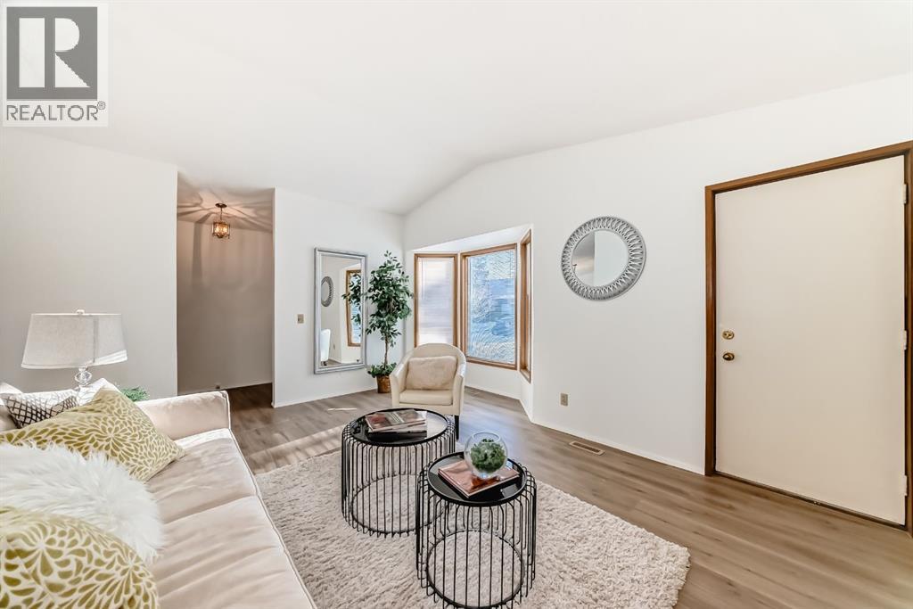 Single Family House 4 Level for Sale in  Cedardale Hill SW Cedarbrae Calgary 