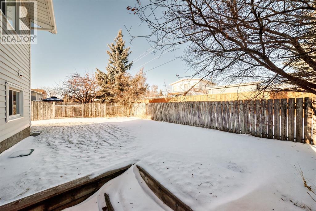 Single Family House 4 Level for Sale in  Cedardale Hill SW Cedarbrae Calgary 