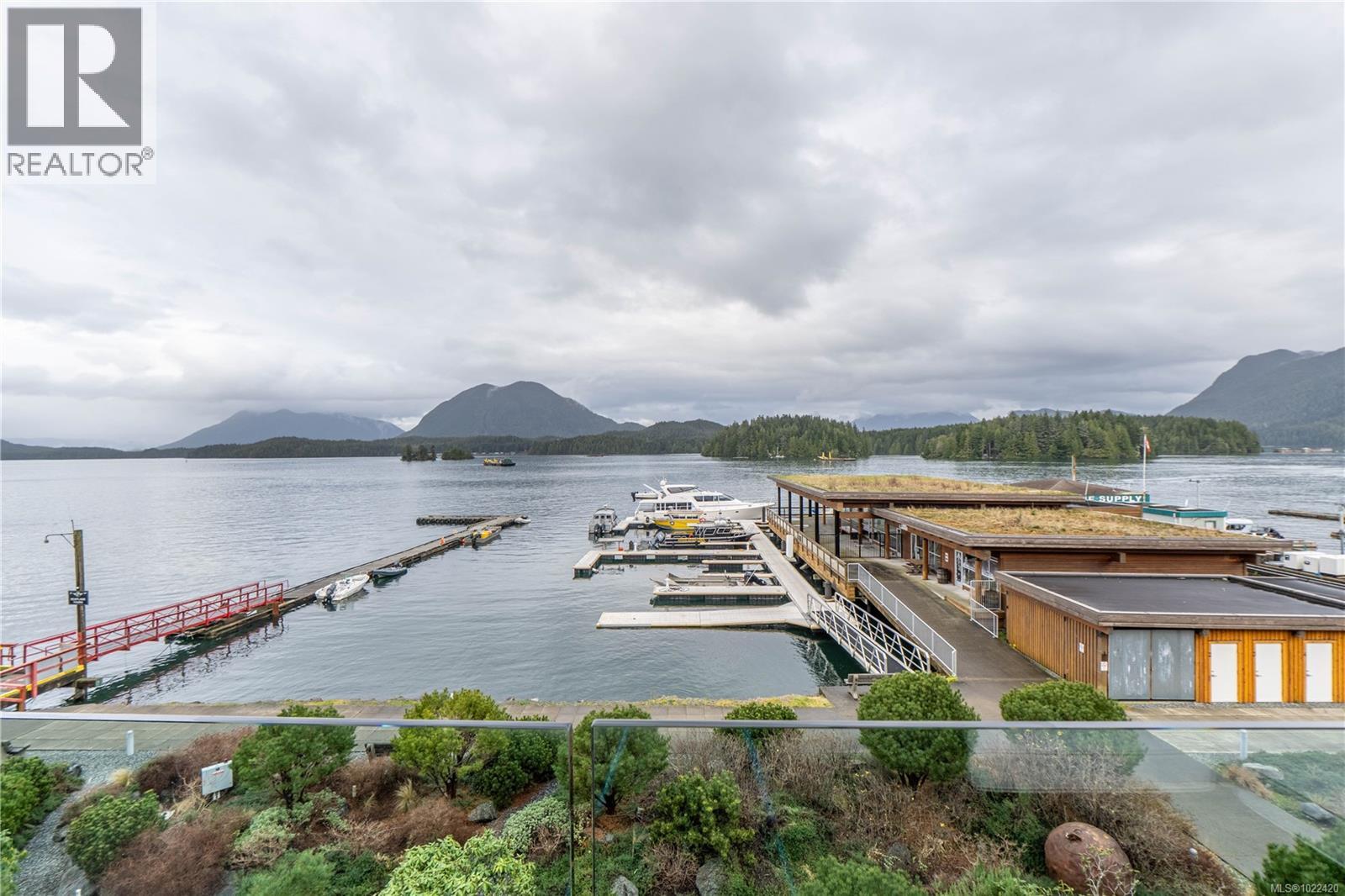304 368 Main St, Tofino