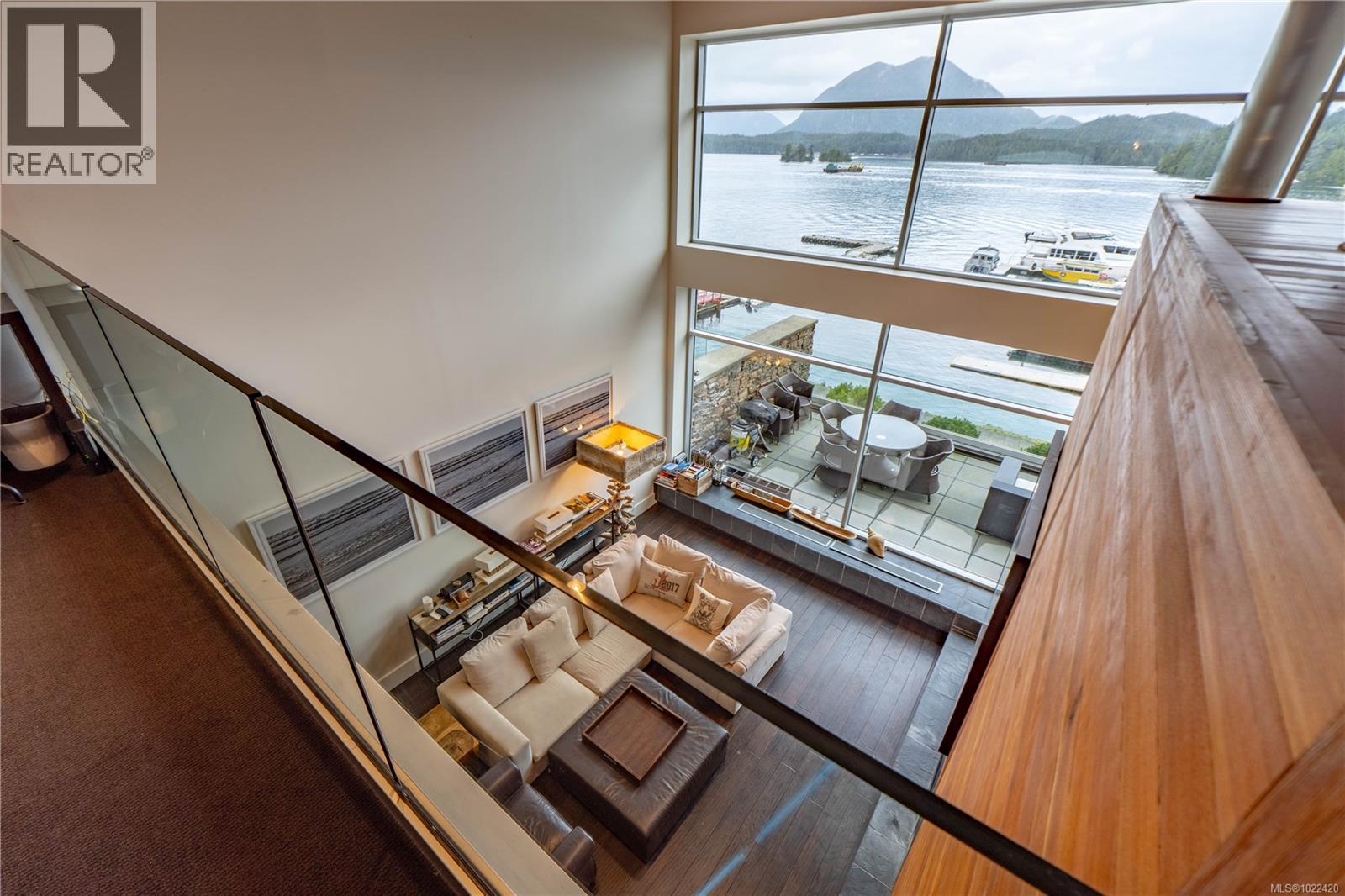 304 368 Main St, Tofino