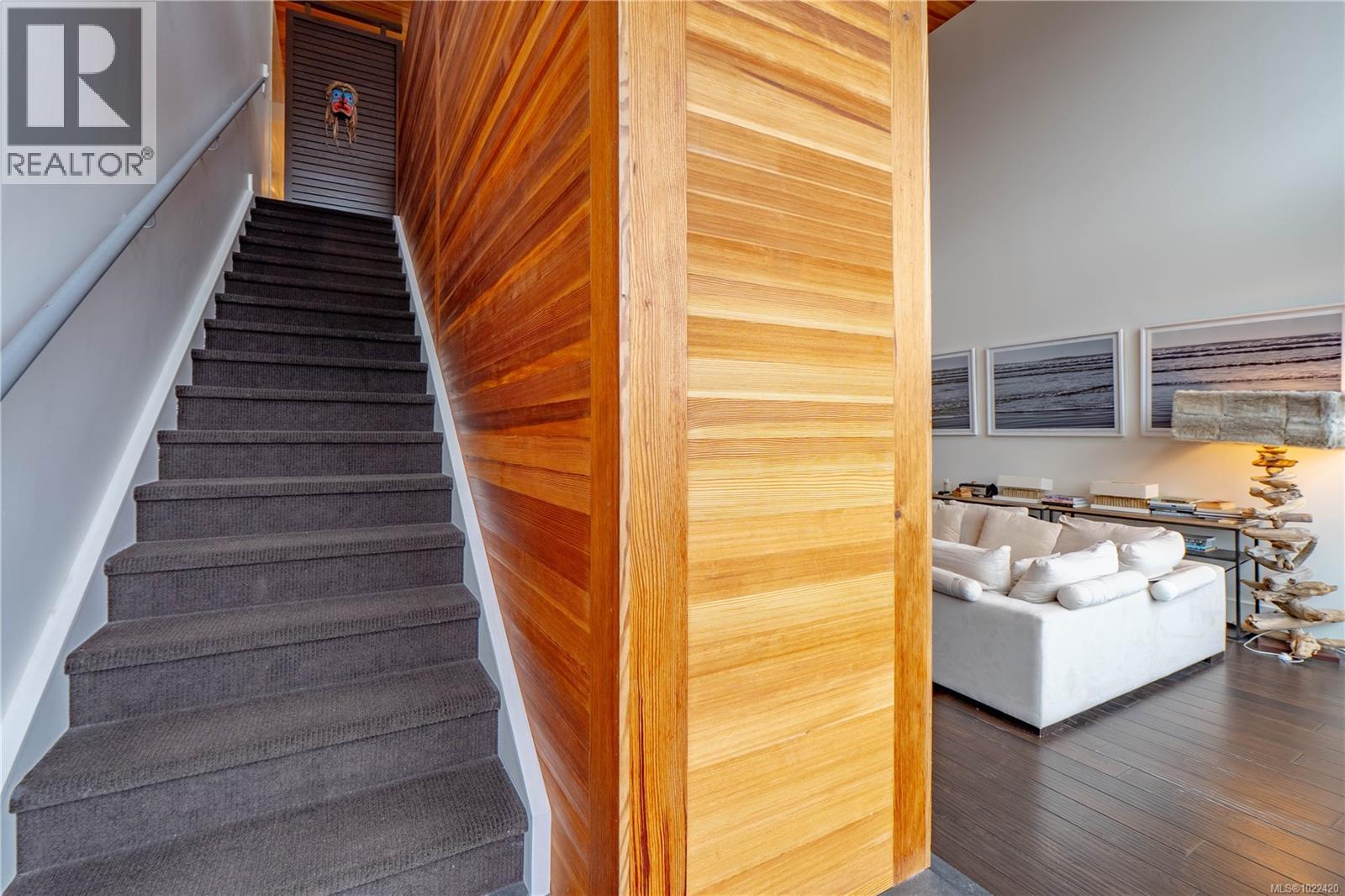 304 368 Main St, Tofino