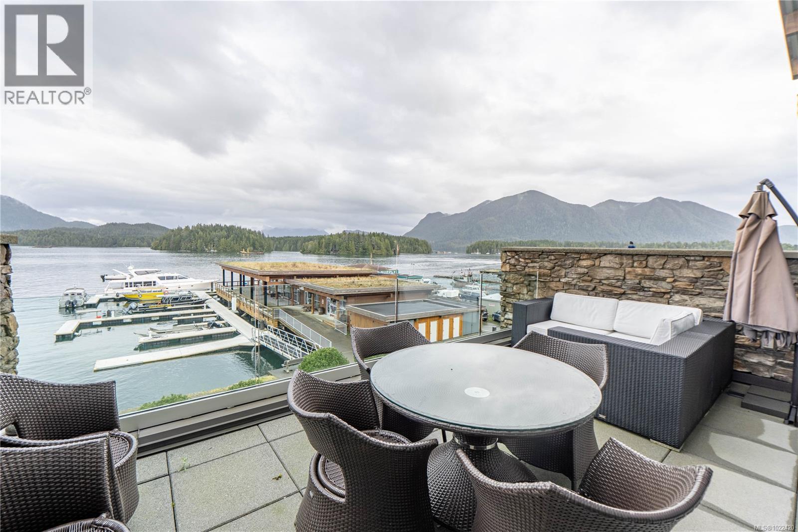 304 368 Main St, Tofino