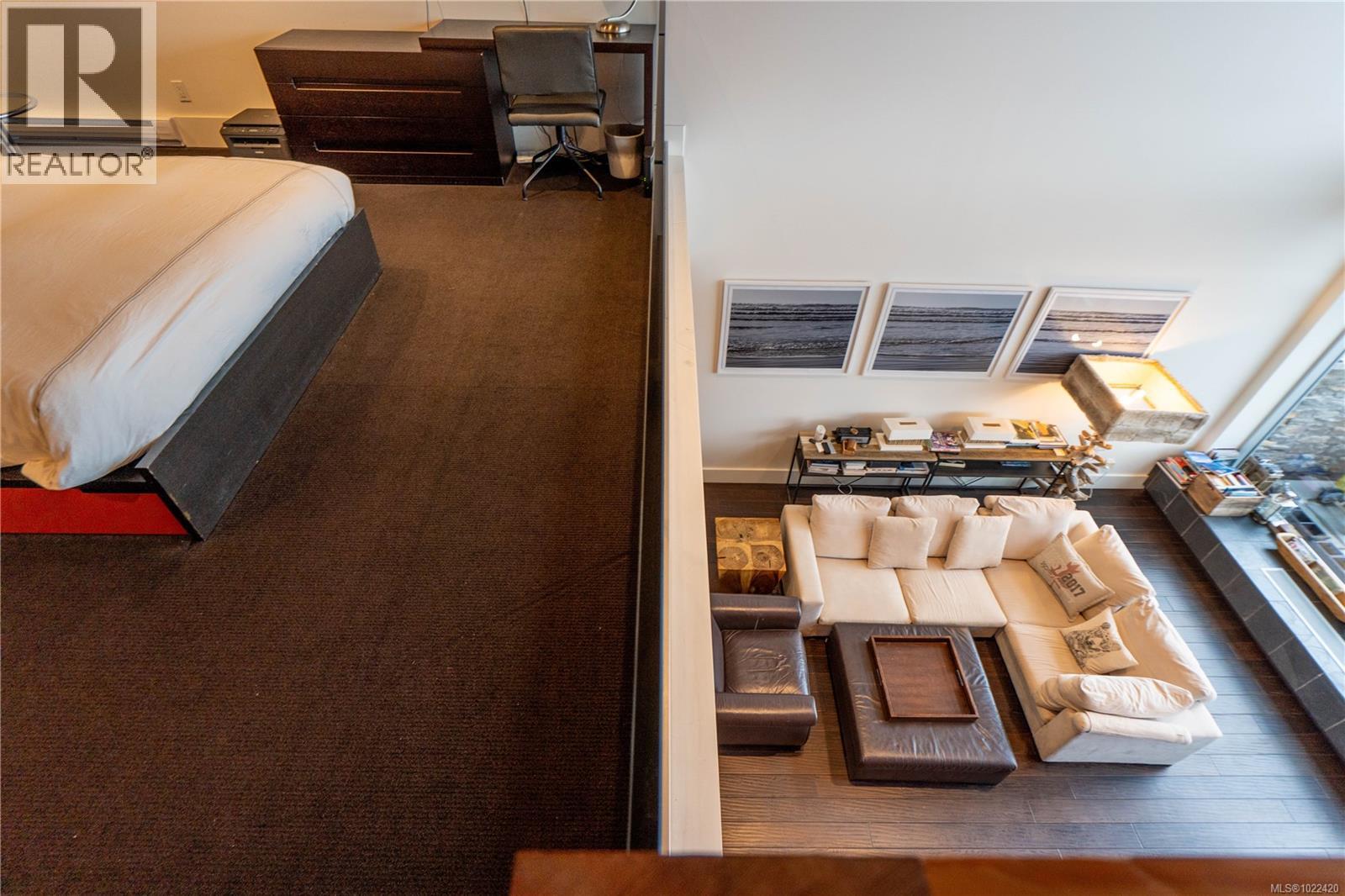 304 368 Main St, Tofino