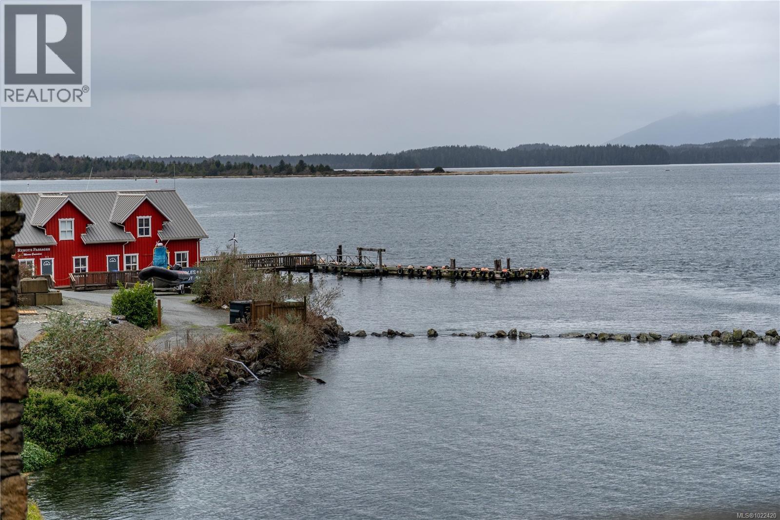 304 368 Main St, Tofino