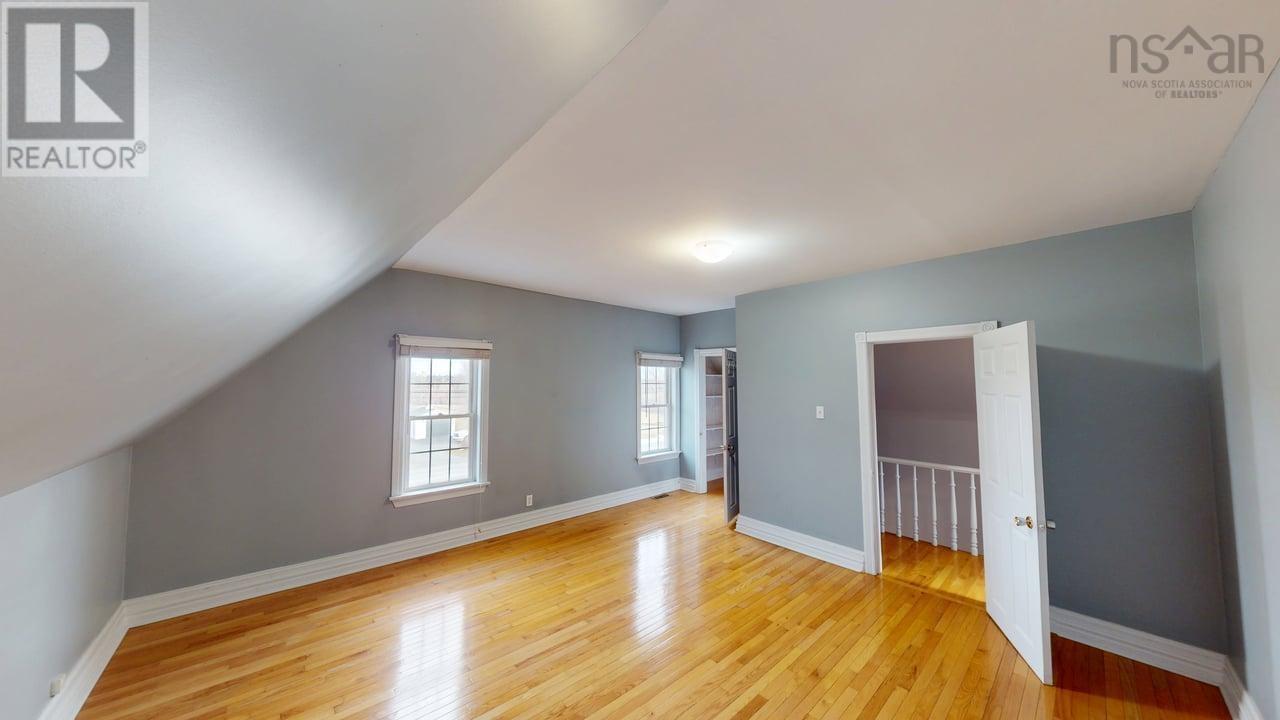 Property 1 of 21 of 2892 NS-376