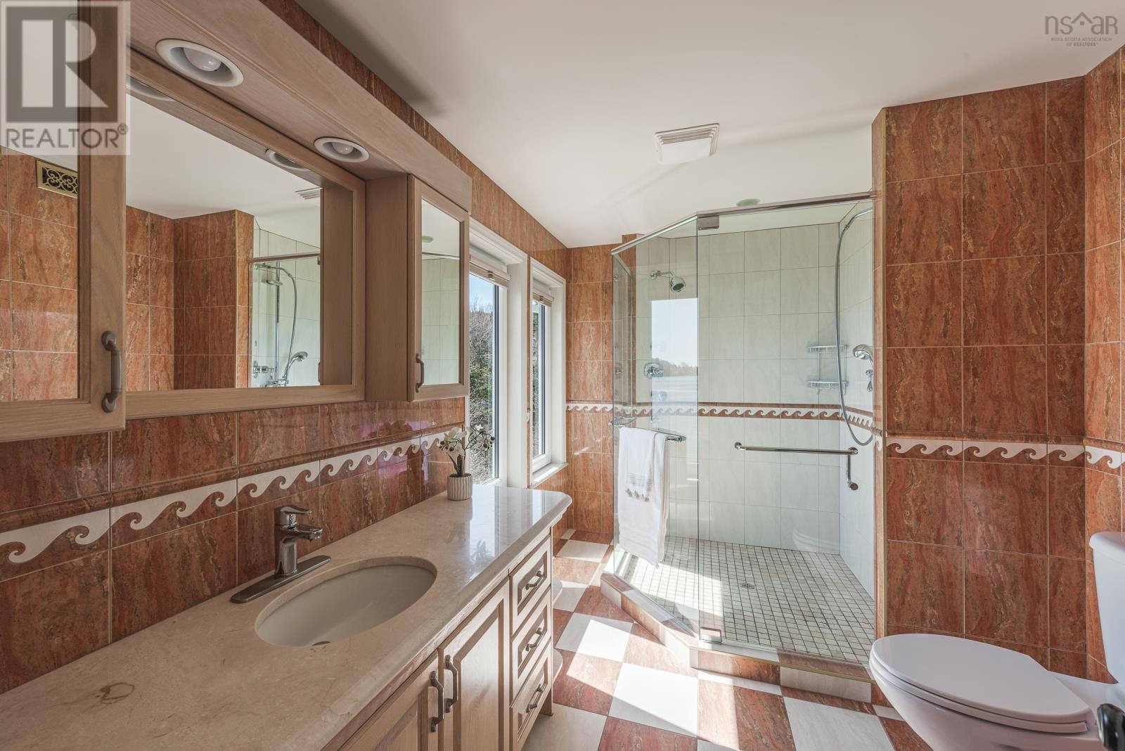 Property 21 of 43 of 129 Masons Point Road