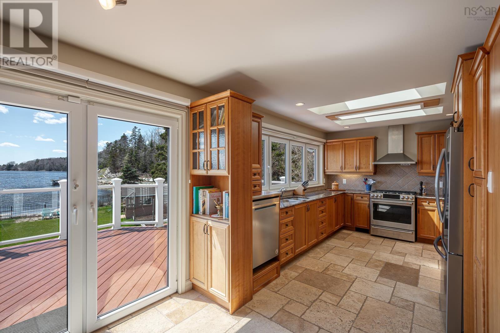 Property 9 of 43 of 129 Masons Point Road