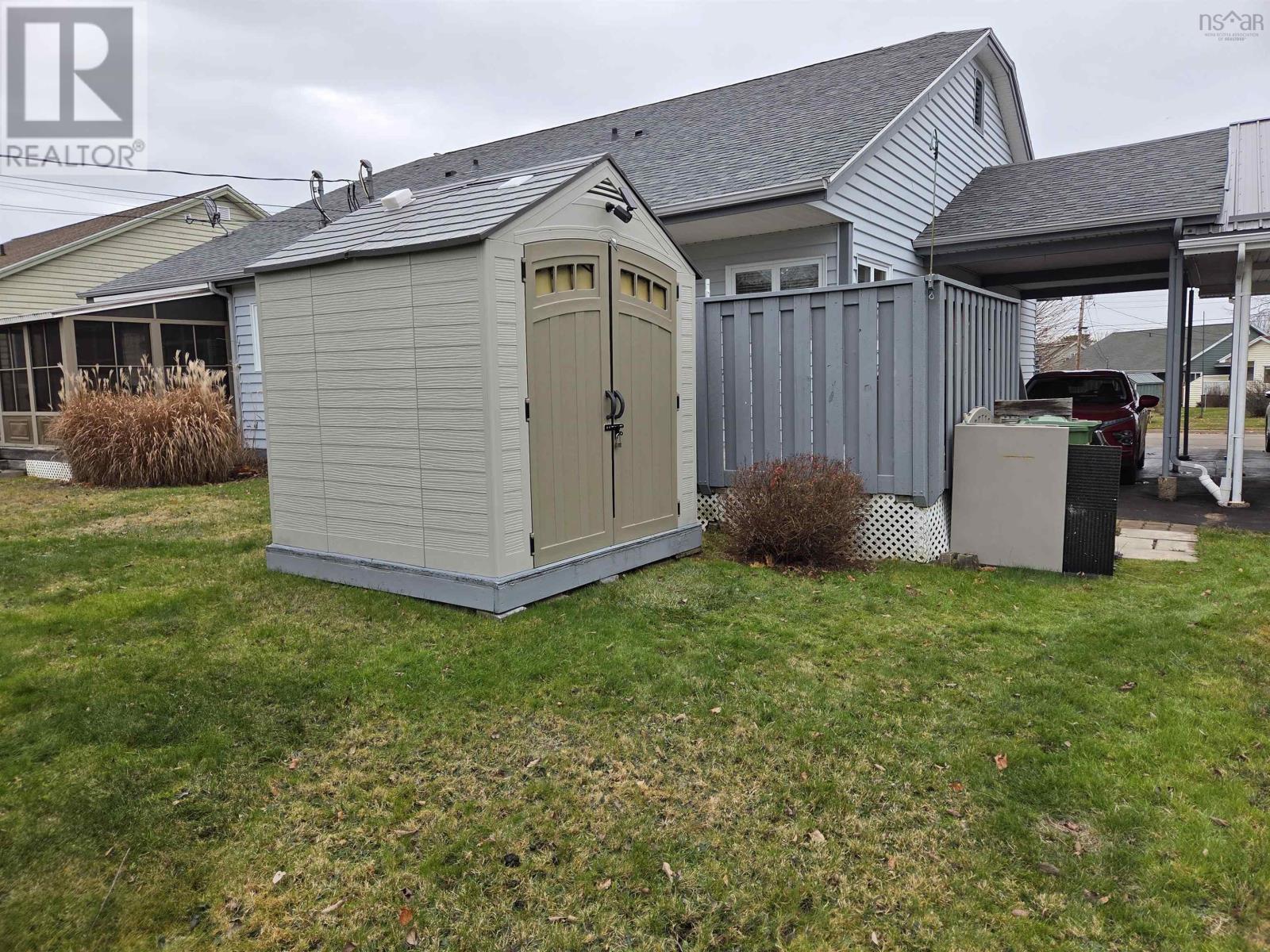 Property 18 of 19 of 28 Wellington Court