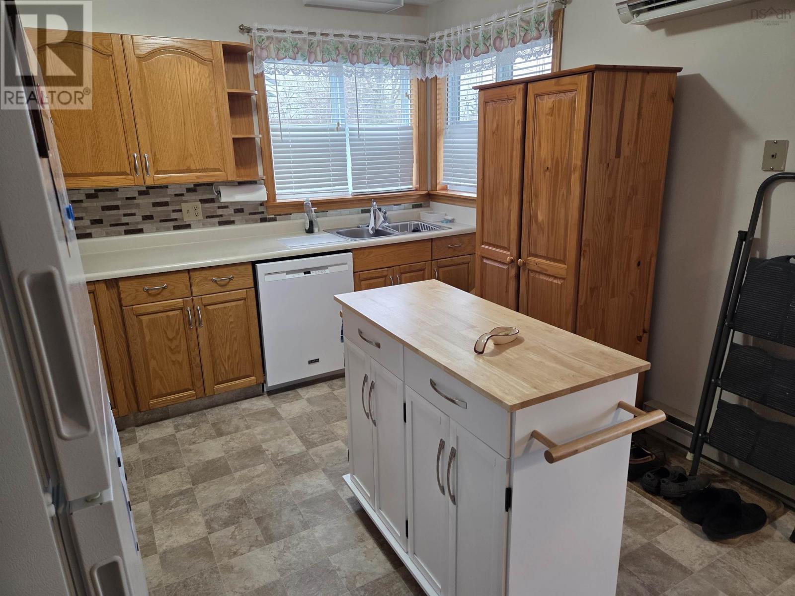 Property 5 of 19 of 28 Wellington Court