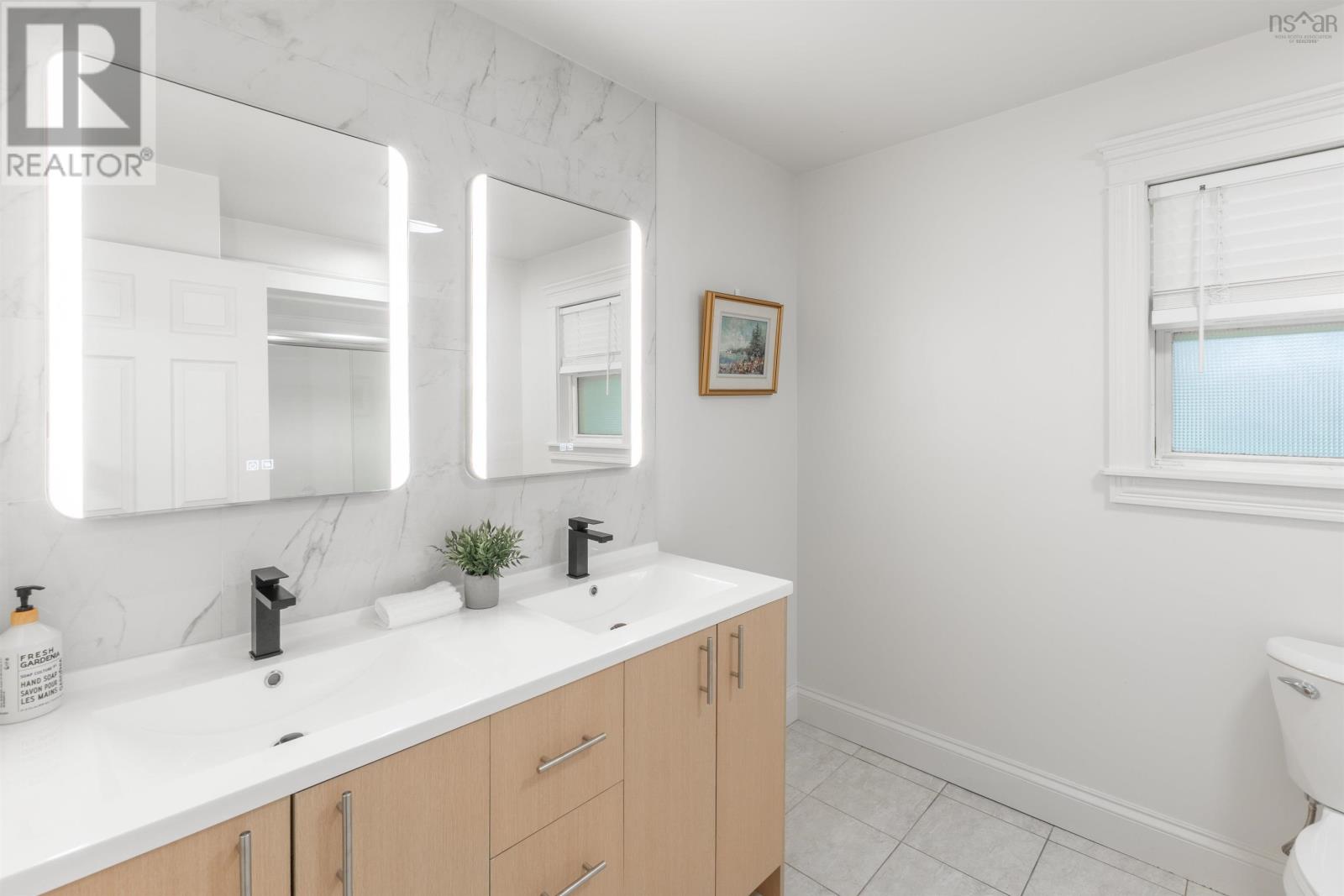 Property 27 of 47 of 10 Salto Drive