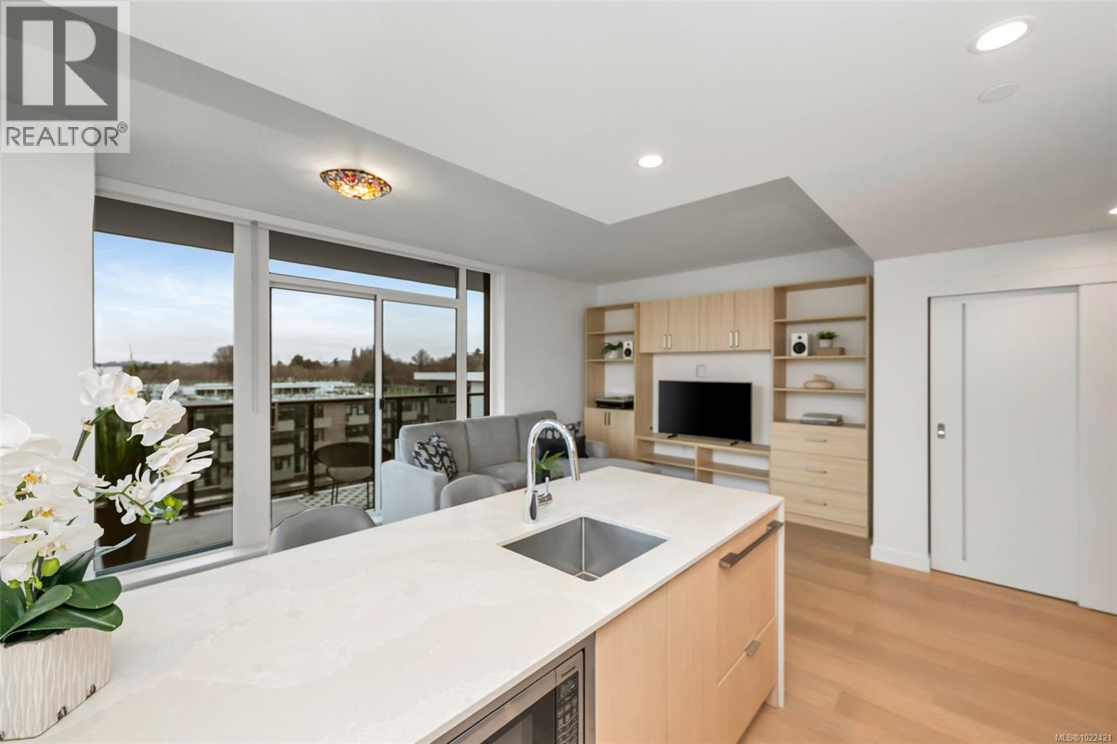 702 1100 Yates St, Victoria