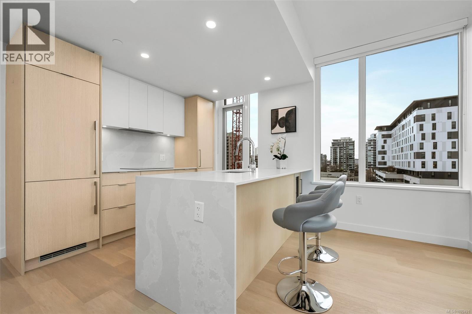 702 1100 Yates St, Victoria