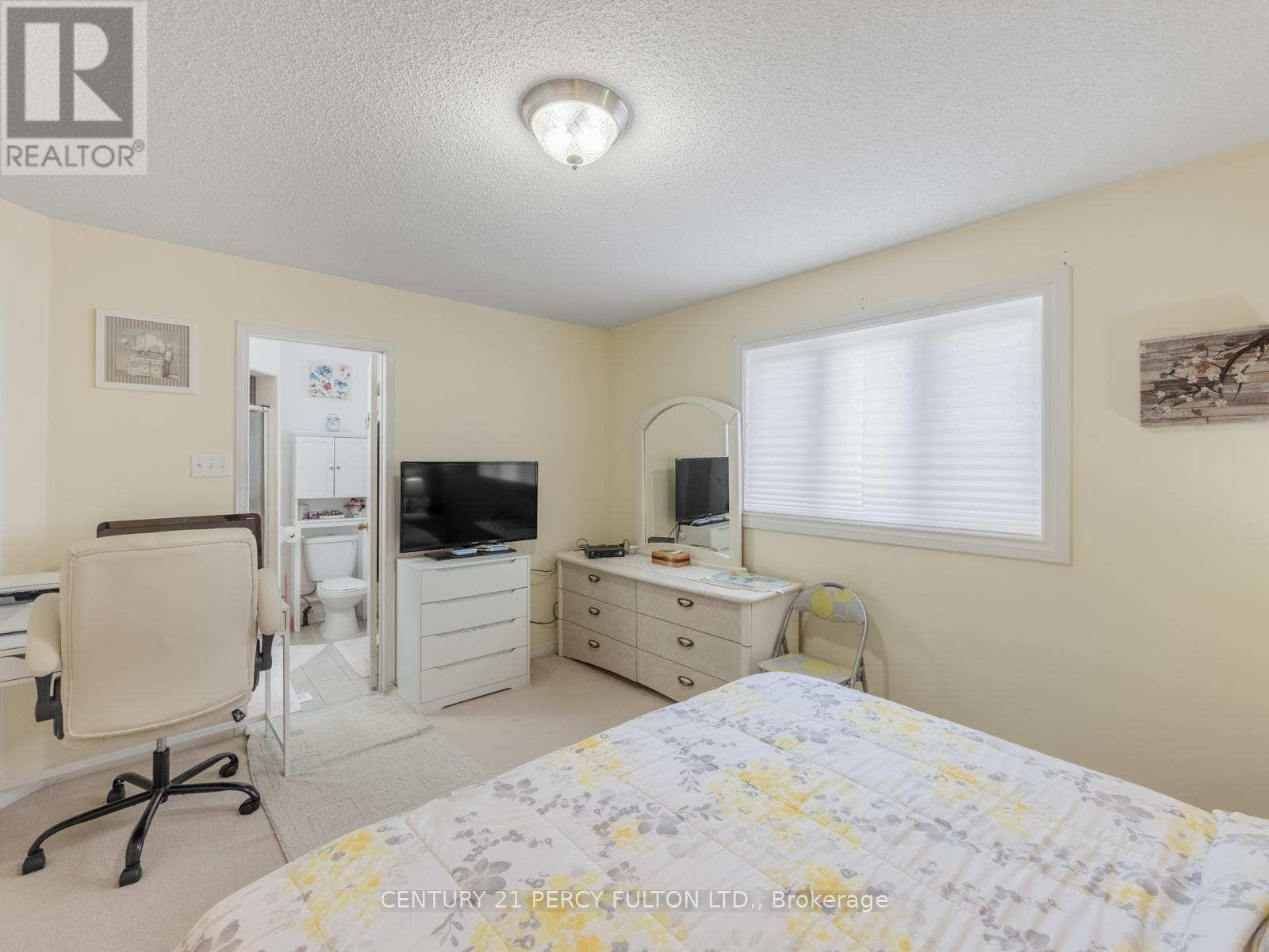 3040 BENTLEY DRIVE - 23