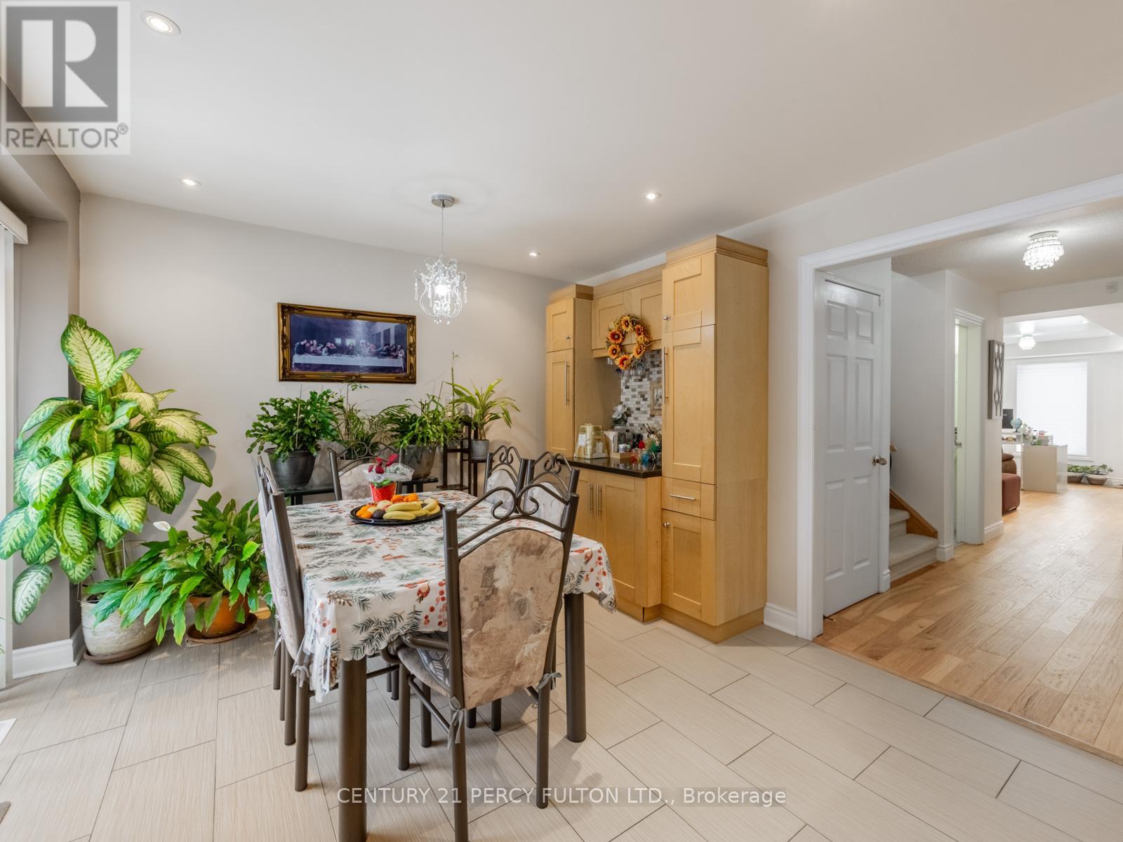 3040 BENTLEY DRIVE - 19