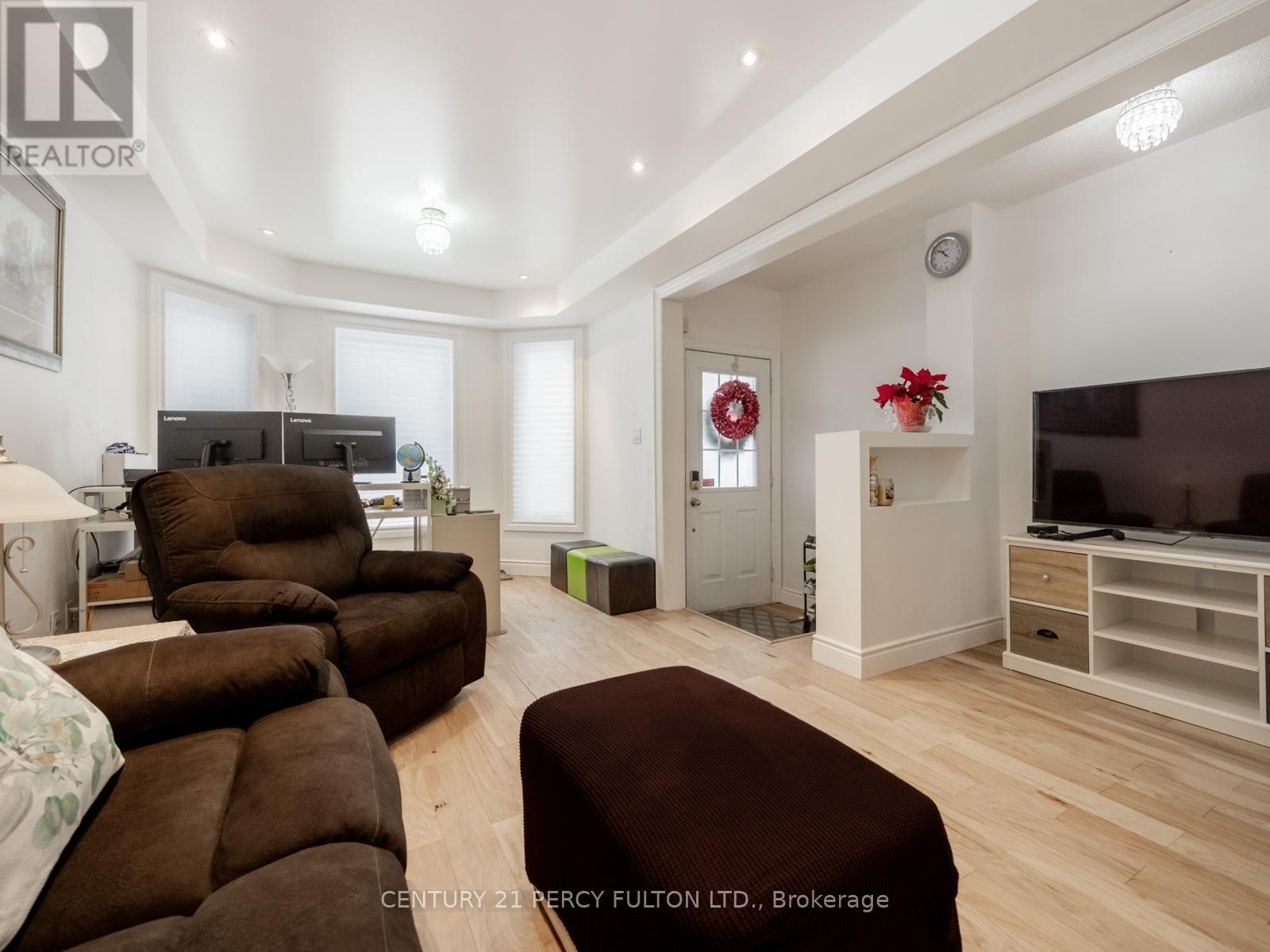 3040 BENTLEY DRIVE - 9