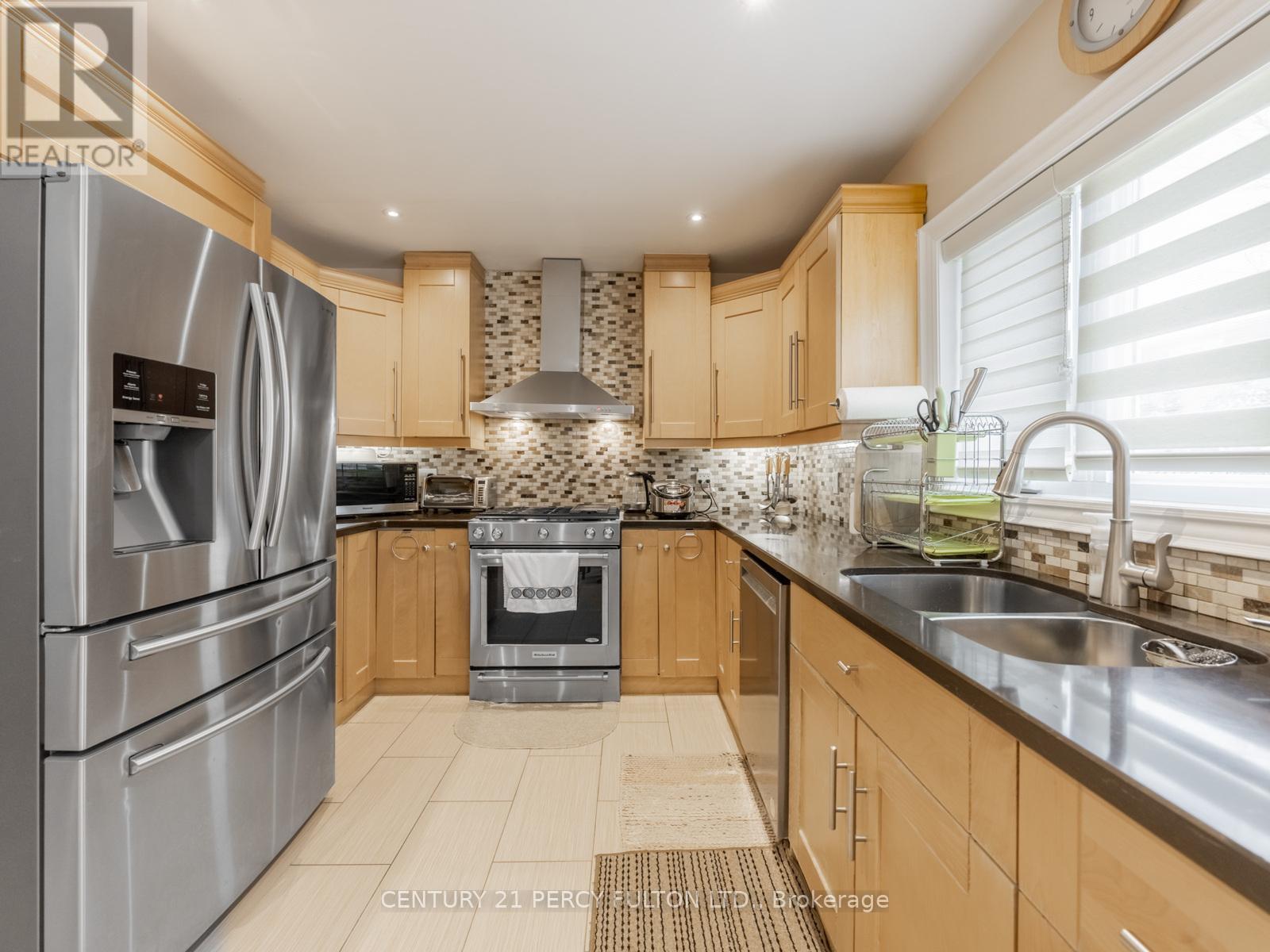 3040 BENTLEY DRIVE - 16