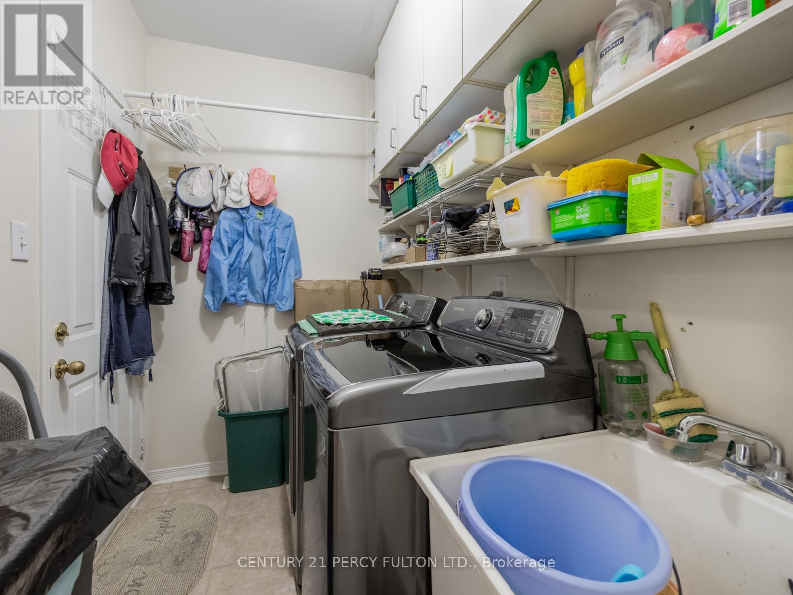 3040 BENTLEY DRIVE - 32