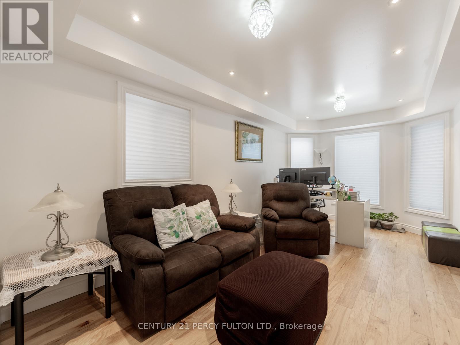 3040 BENTLEY DRIVE - 10